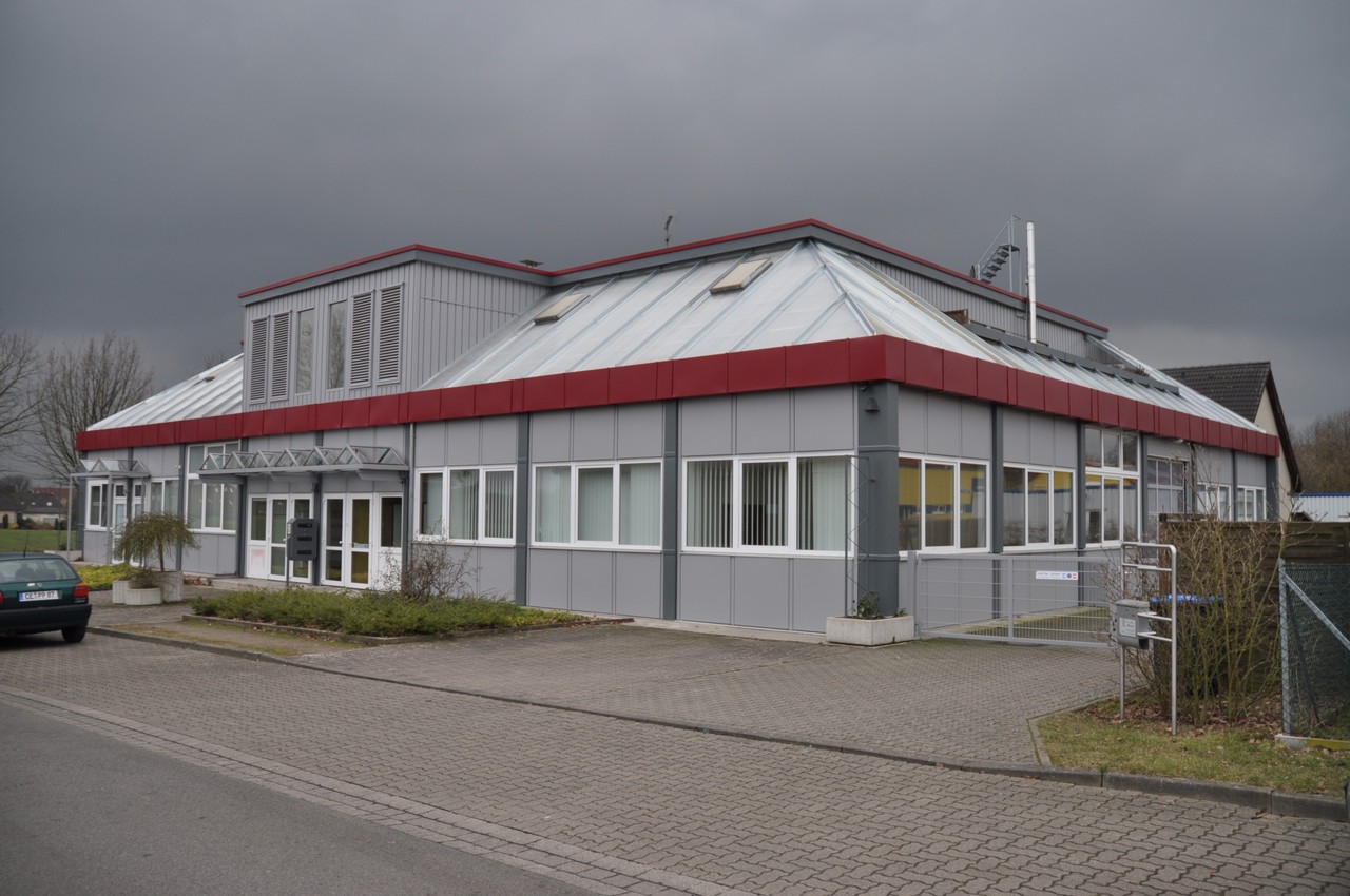 aussenarbeiten_metallfassade_in_der_wedemark_002